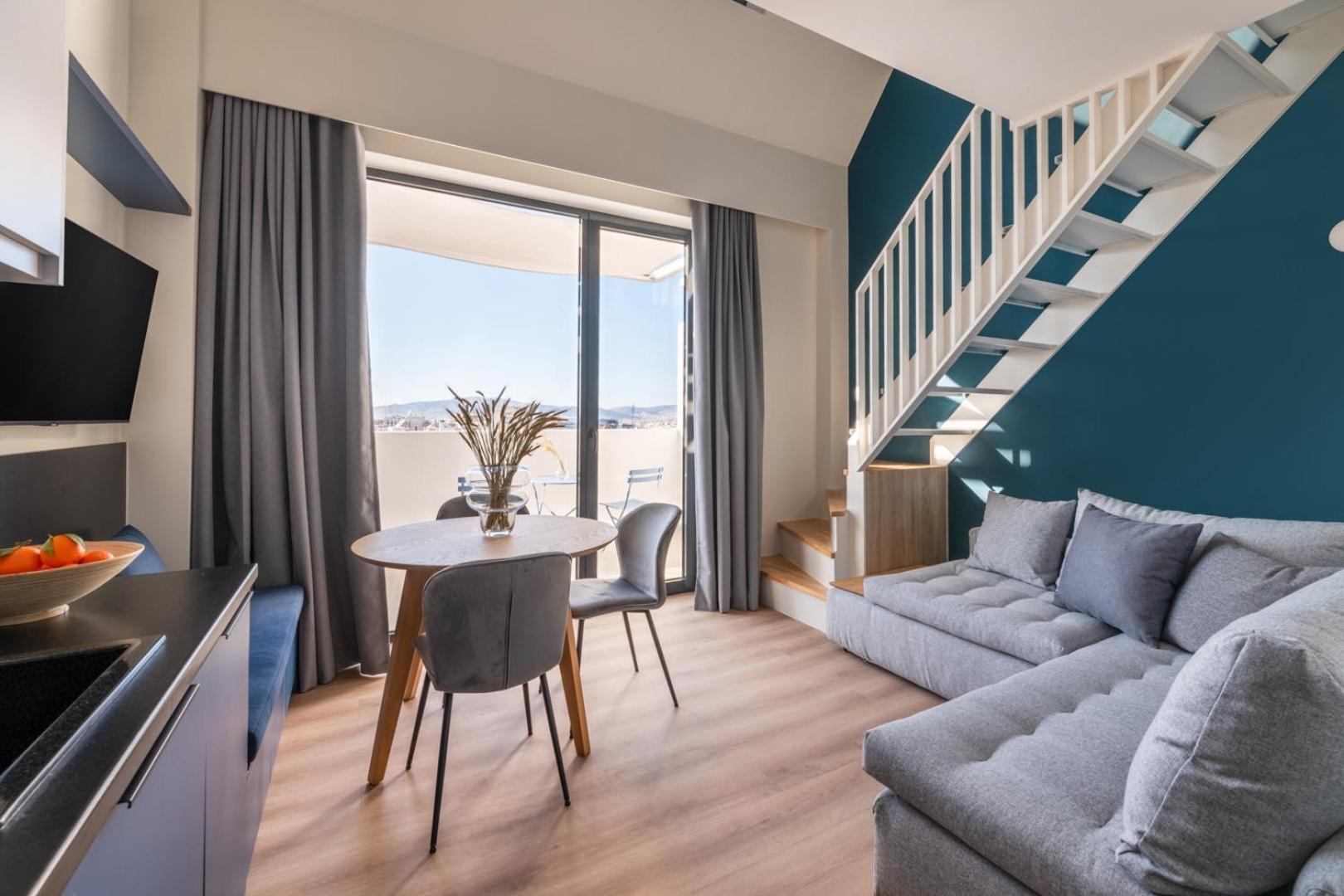 Exceptional Living Lofts By Upstreet Apartment