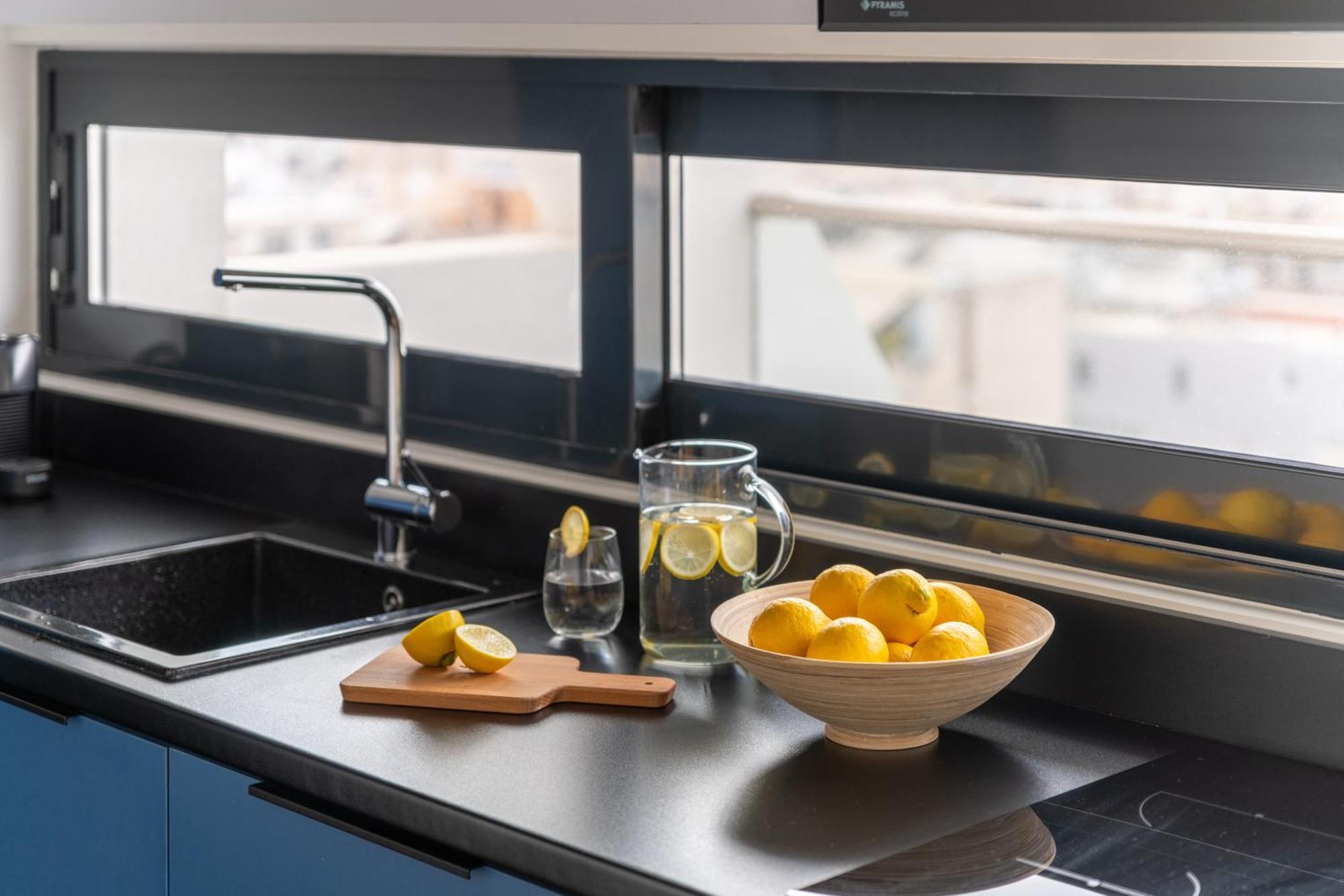 Exceptional Living Lofts By Upstreet Athen