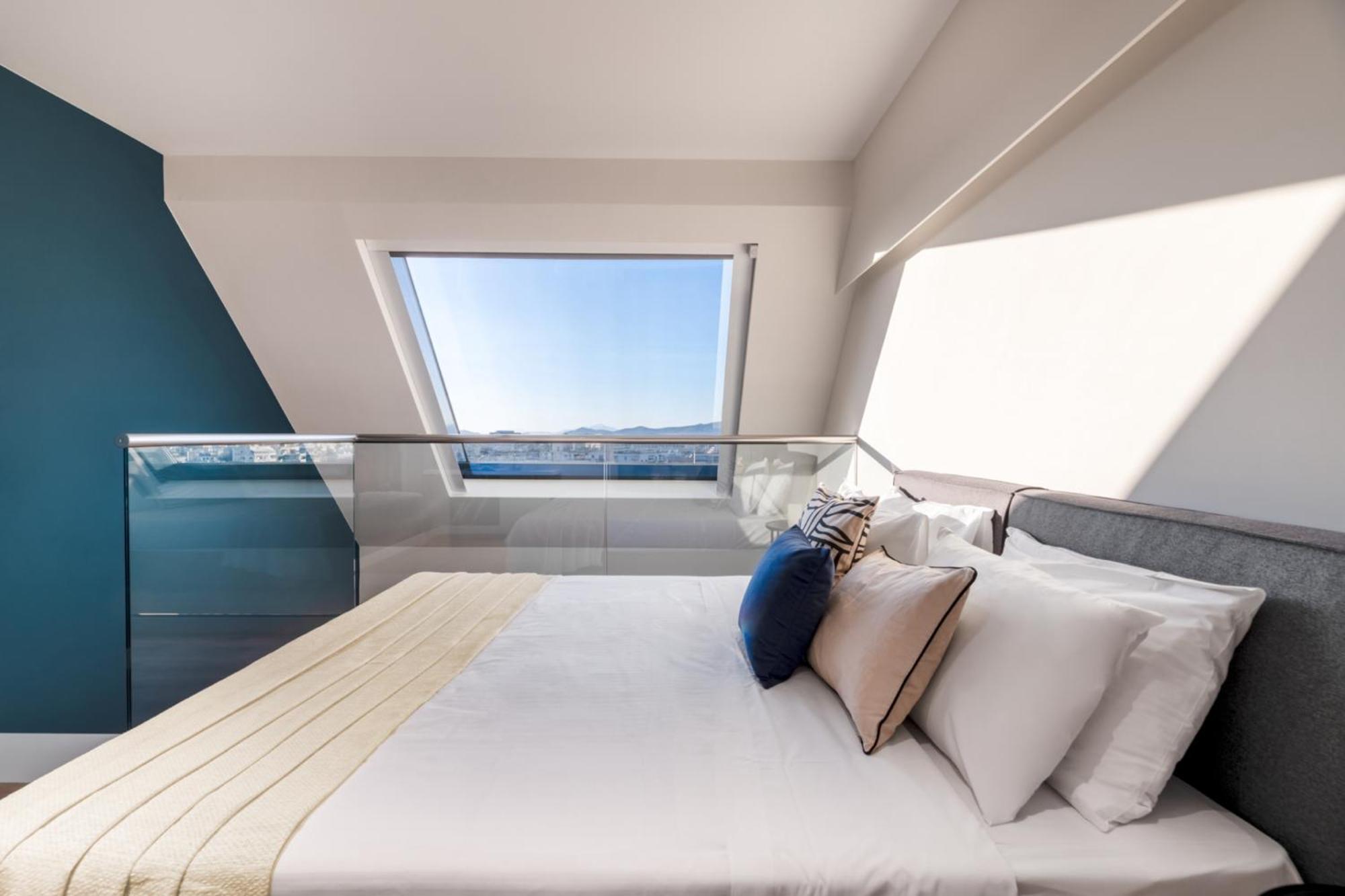 Exceptional Living Lofts By Upstreet Athen