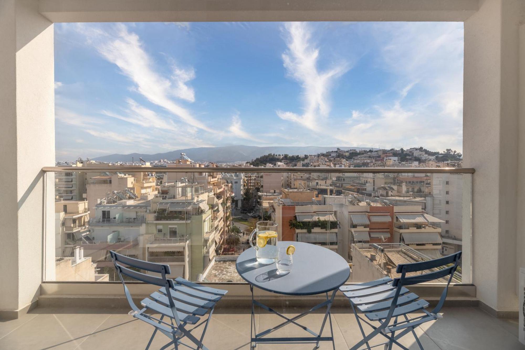 Exceptional Living Lofts By Upstreet Athen